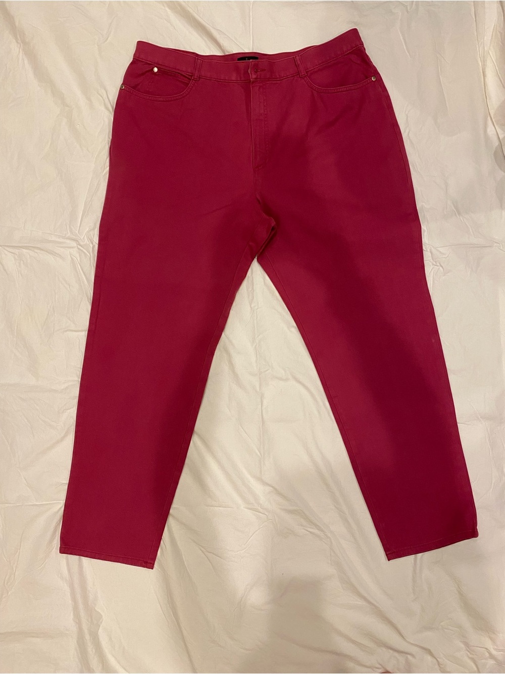 Women's Cropped Stretch Jeans in Deep Magenta. Size 18